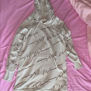 BooHoo sweater Woman dress 💛